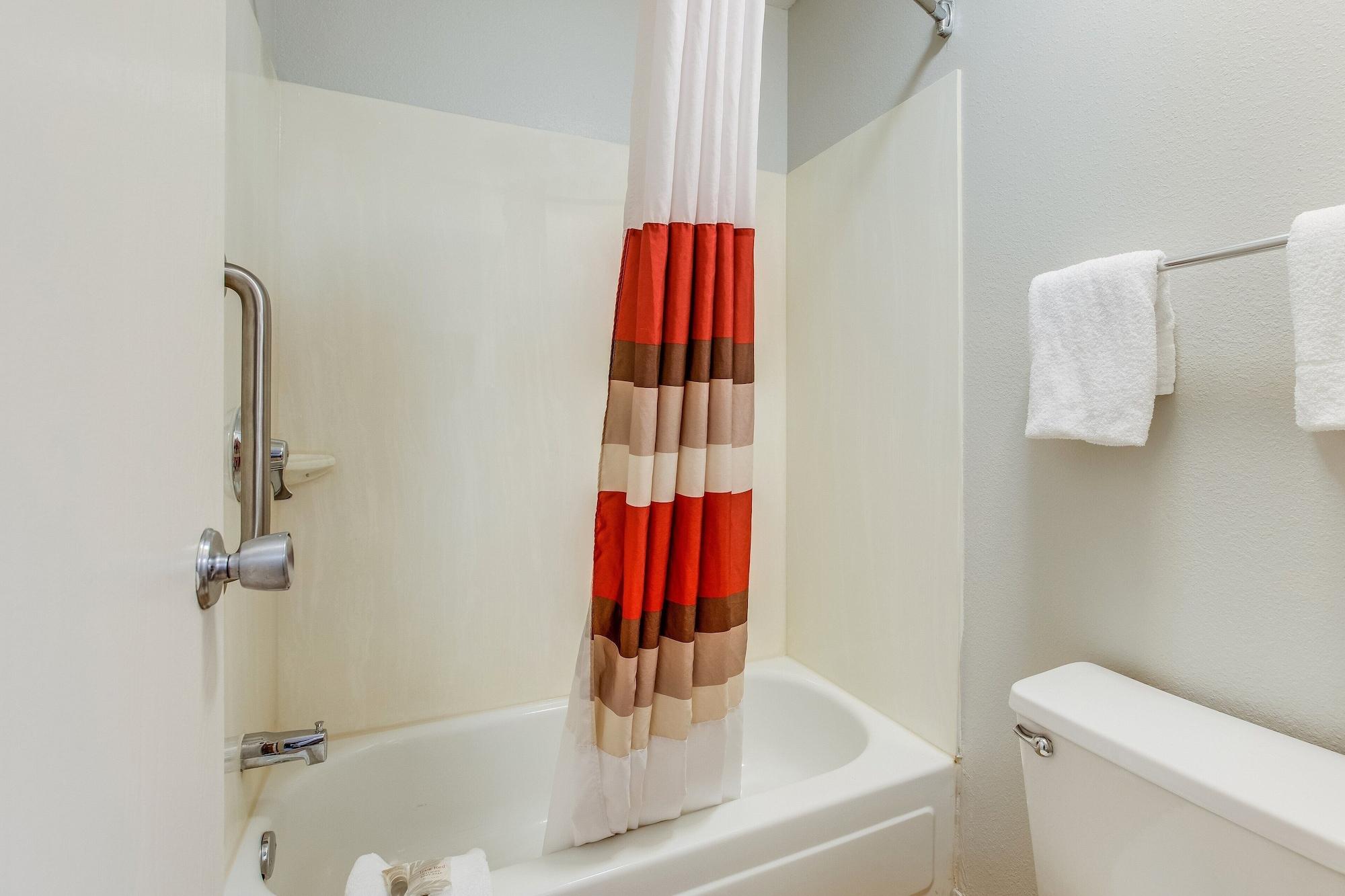 Red Roof Inn Lansing West - Msu Екстериор снимка